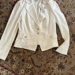 NWT Women's white cropped jacket by White House Black Market   Size 8